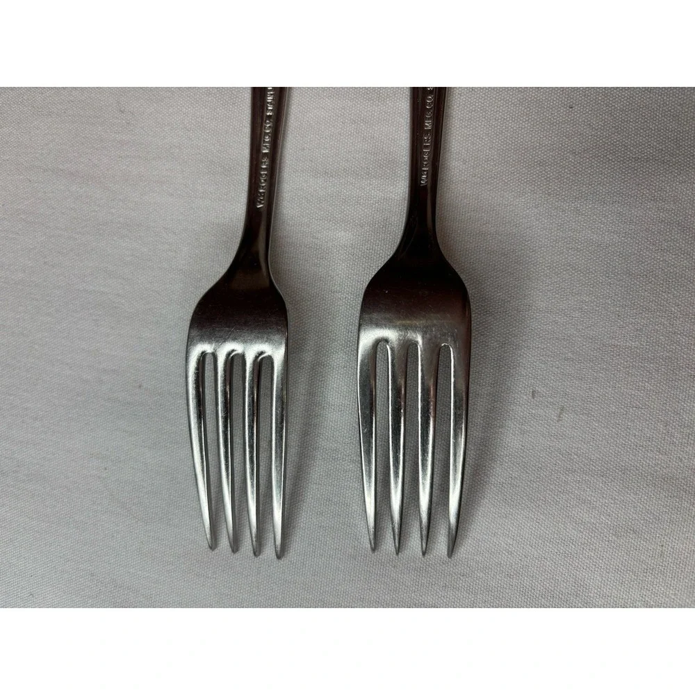 WM Rogers Stainless Steel‎ Forks Set of 2 Silver Solid Handle